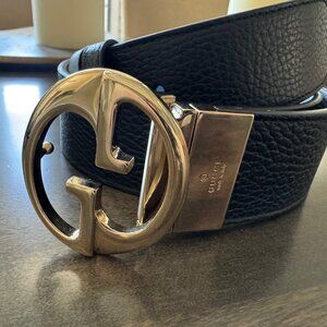 Gucci Women's Leather Reversible Black/Blue Belt Size 30